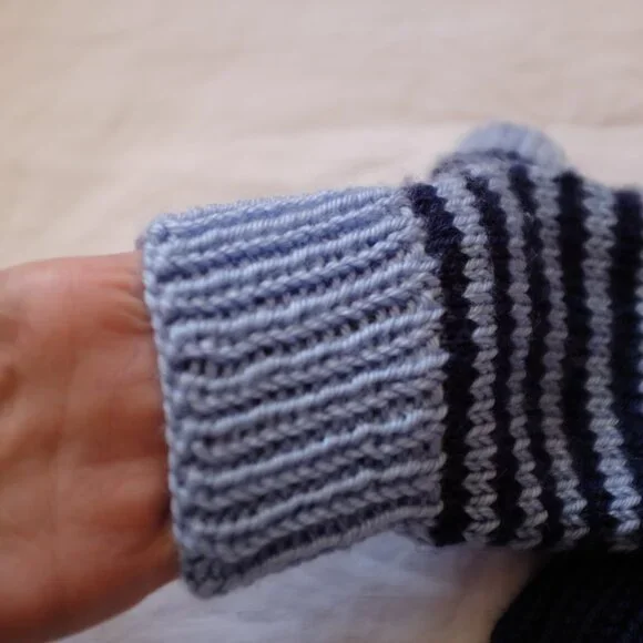 Fingerless knit gloves - Picture 3 of 5